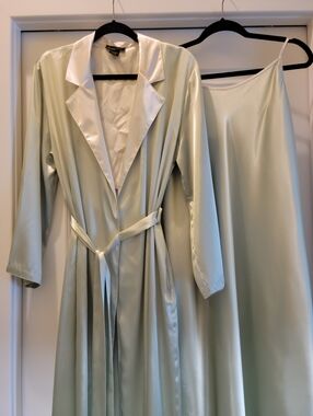 Silk-Look Light Sage Robe & Slip Set Size Large- X Large 2 Pice Set